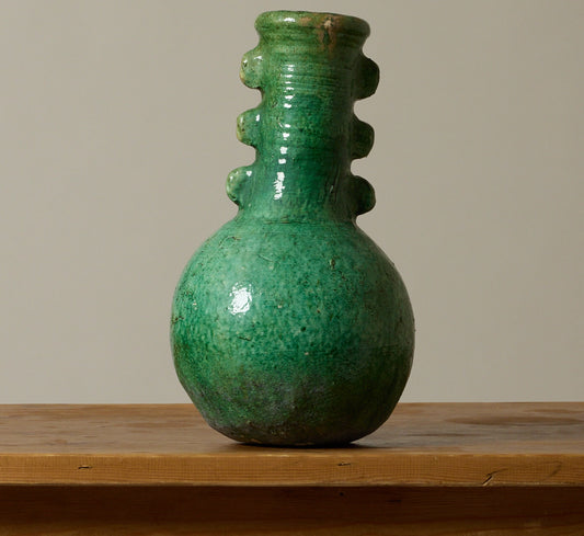 VINTAGE MIDCENTURY STUDIO POTTERY VASE WITH EMERALD GLAZE