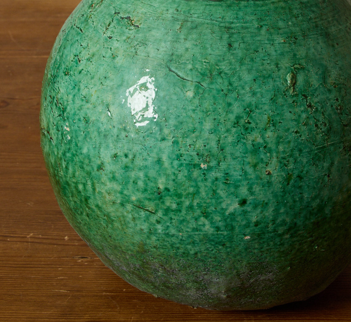VINTAGE MIDCENTURY STUDIO POTTERY VASE WITH EMERALD GLAZE