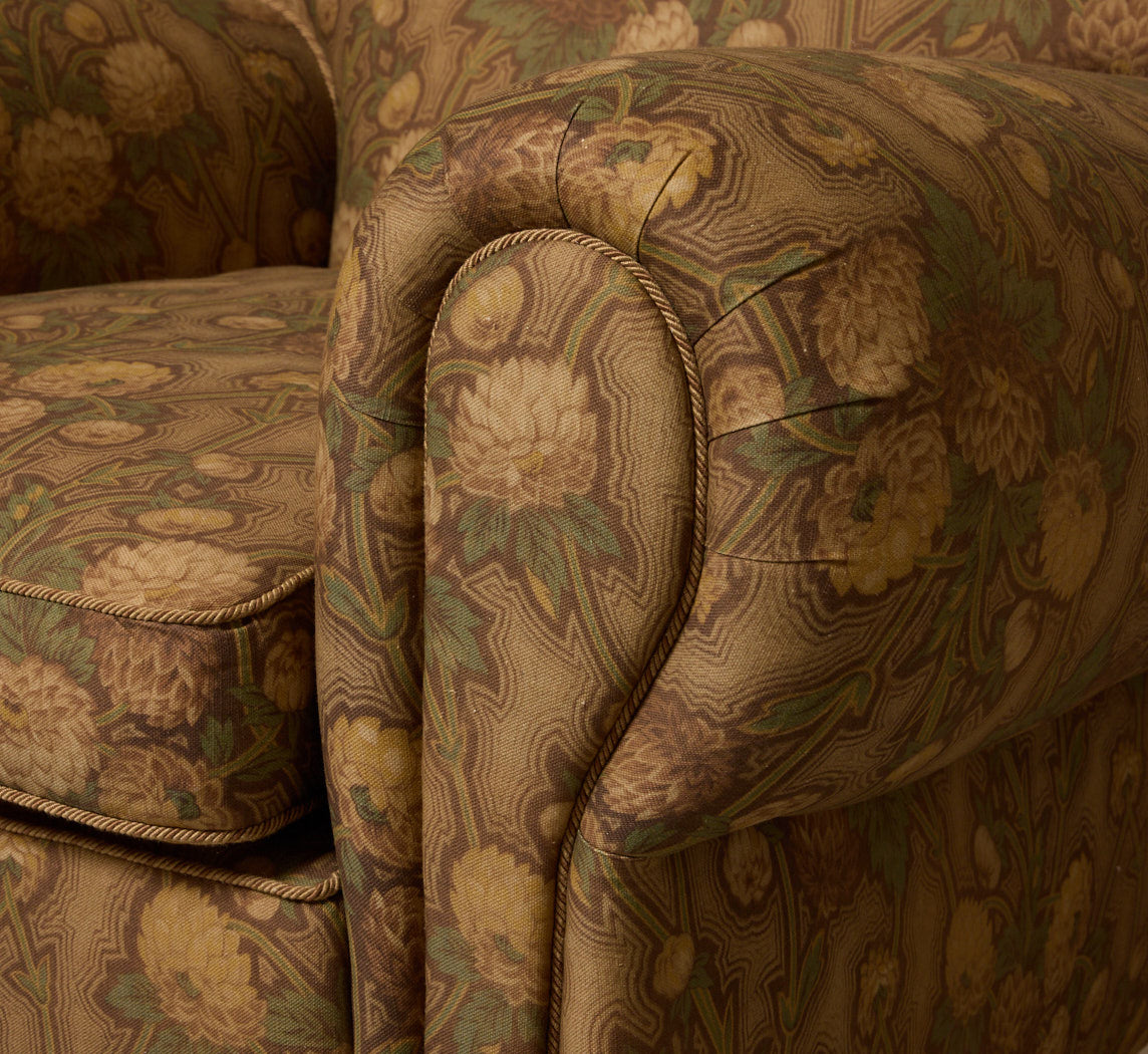 PIERCE & WARD LUCKY CHAIR IN CHRYSANTHEMUM WITH TWISTED CORD TRIM