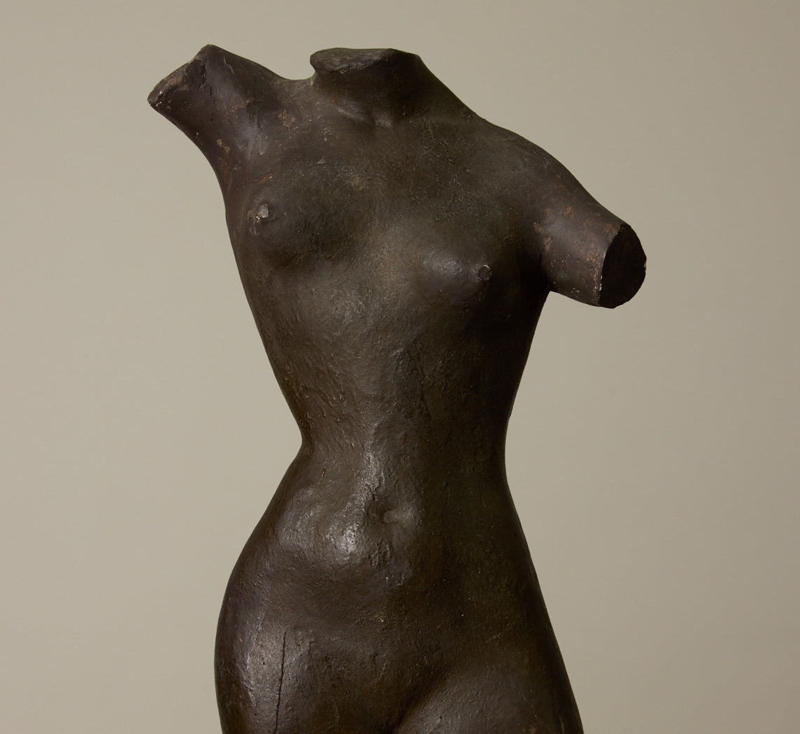 20TH CENTURY FEMALE NUDE SCULPTURE