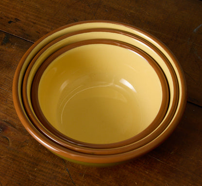 ENAMEL NESTING BOWLS IN MEADOW