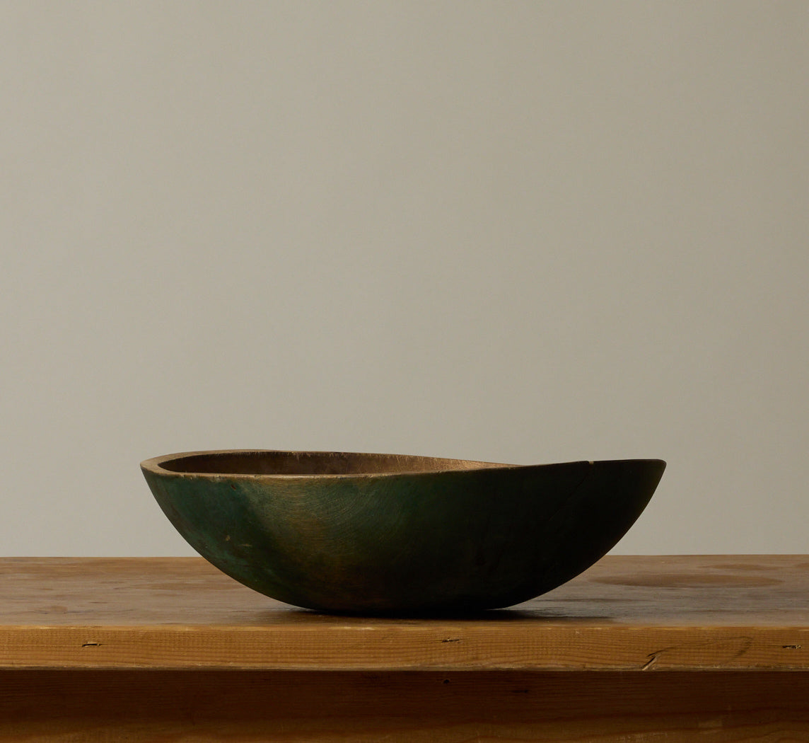 PRIMITIVE WOODEN BOWL