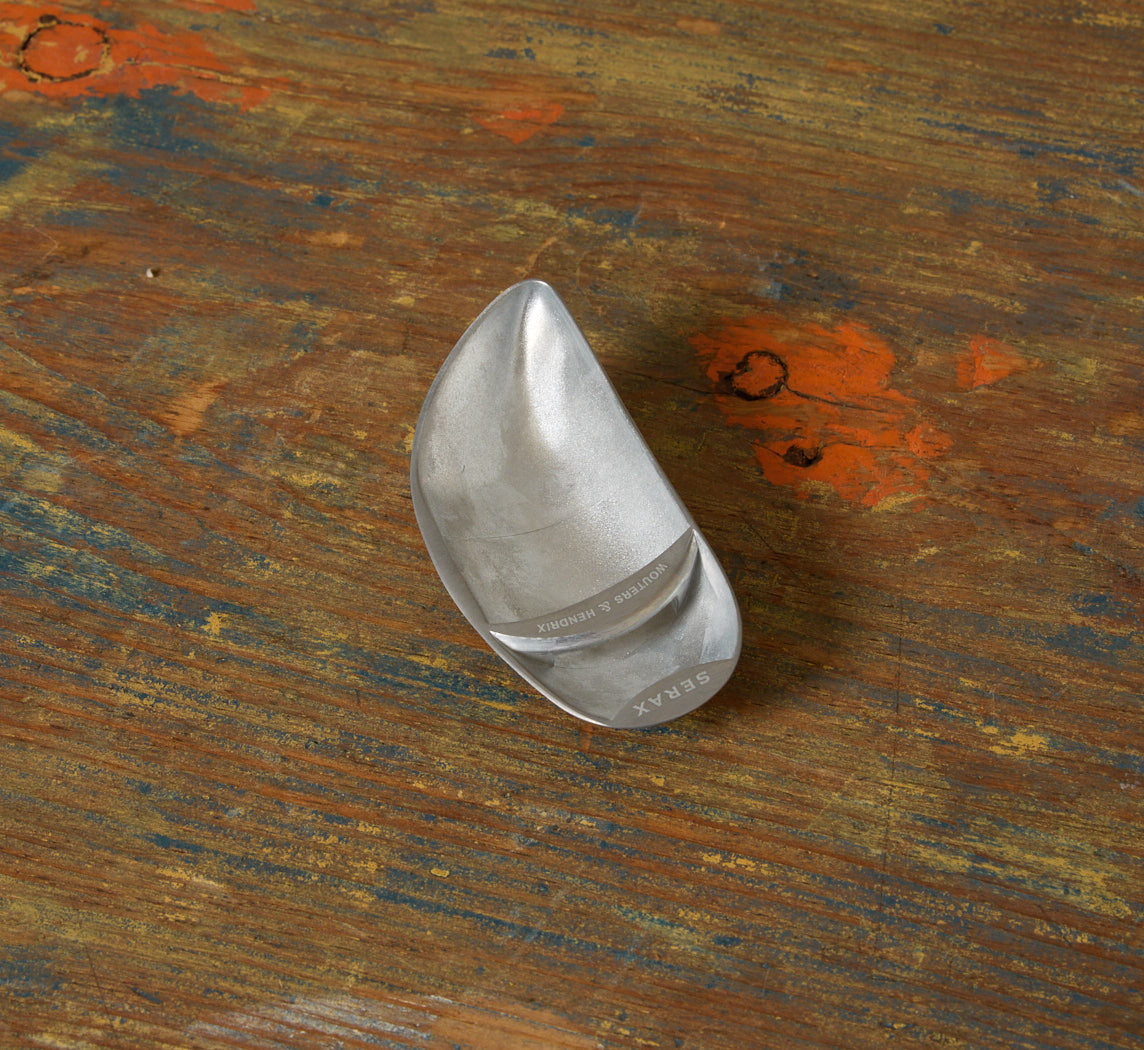 MARCEL MUSSEL SHELL STEEL BOTTLE OPENER