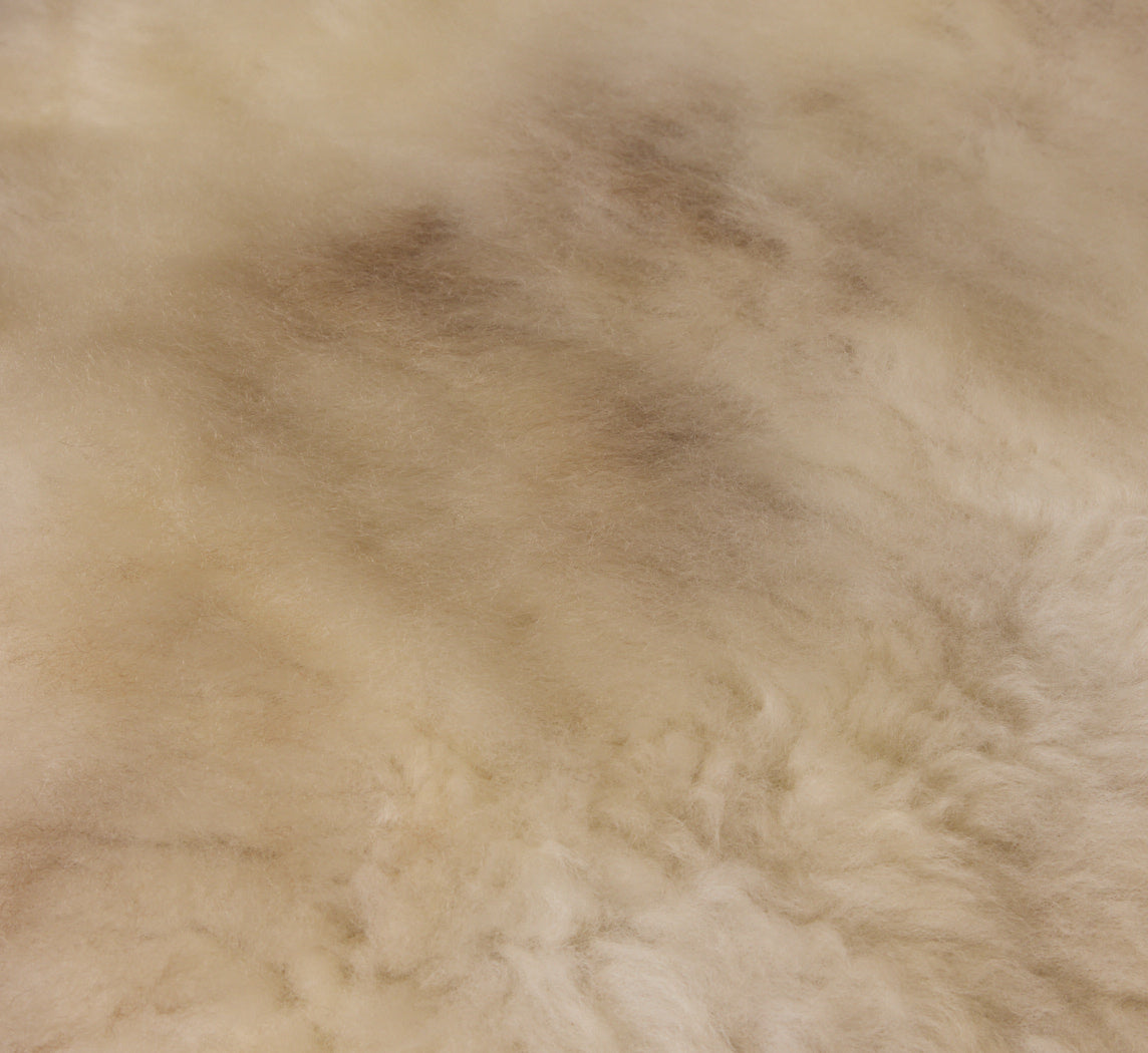 ISLE OF SKYE SCOTTISH SHEEPSKIN THROW IN CREAM