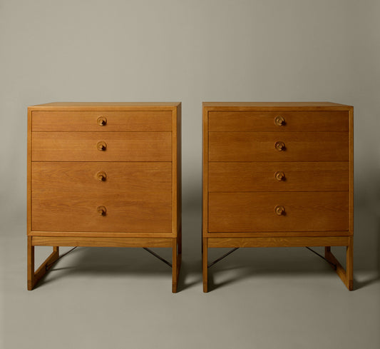 PAIR OF MID CENTURY MODERN OAK BEDSIDE TABLES DESIGNED BY BøRGE MOGENSEN