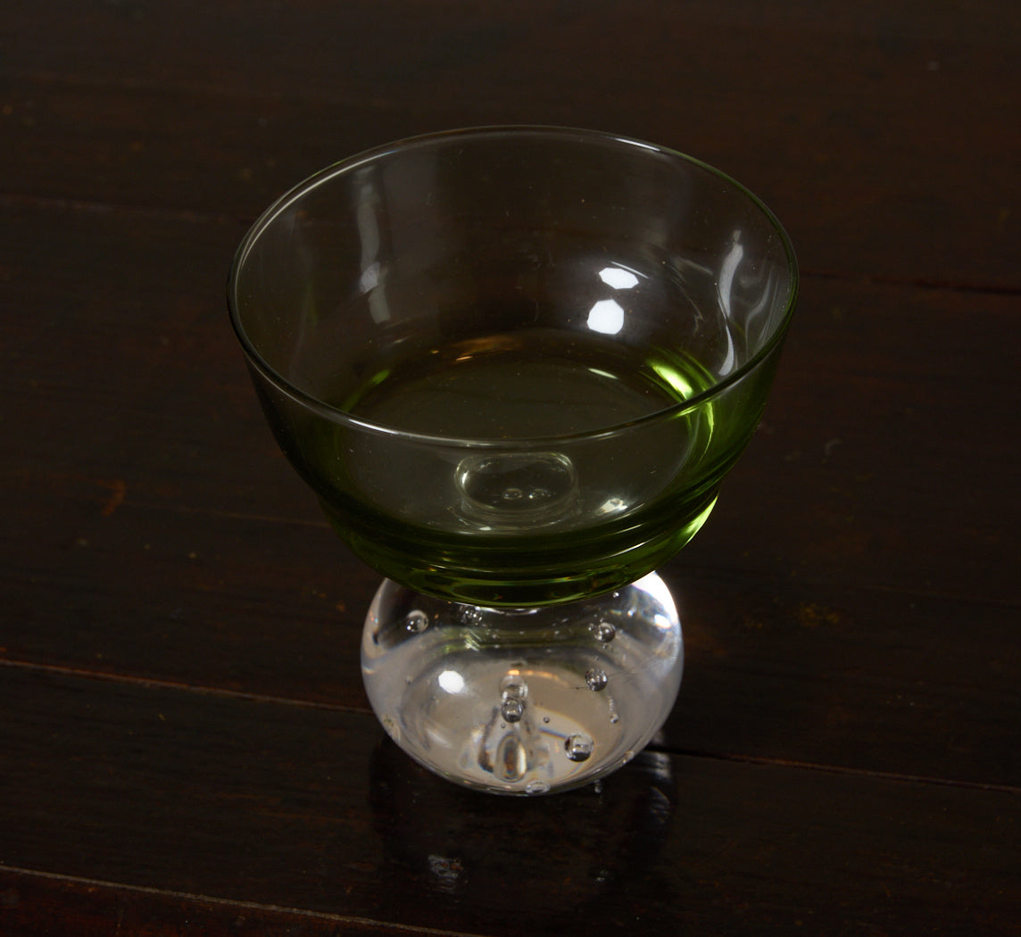 STEM GLASS IN GREEN ETERNAL SNOW