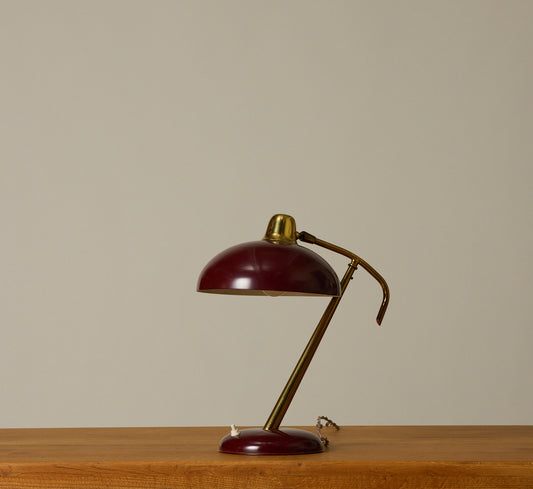 MID CENTURY ITALIAN BURGUNDY LACQUERED TABLE LAMP