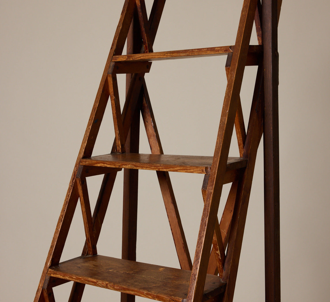 EARLY 20TH CENTURY OAK LIBRARY LADDER