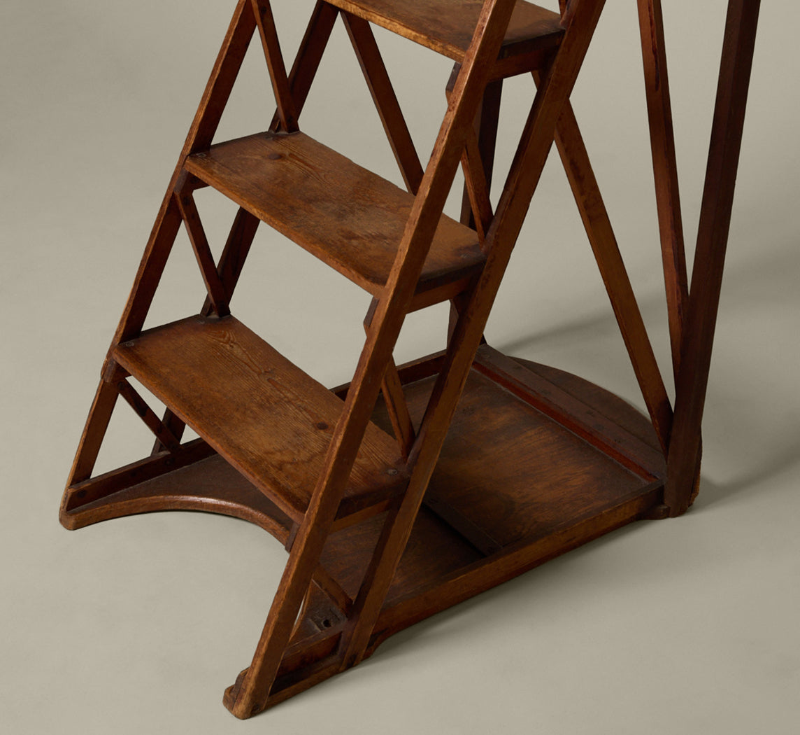 EARLY 20TH CENTURY OAK LIBRARY LADDER