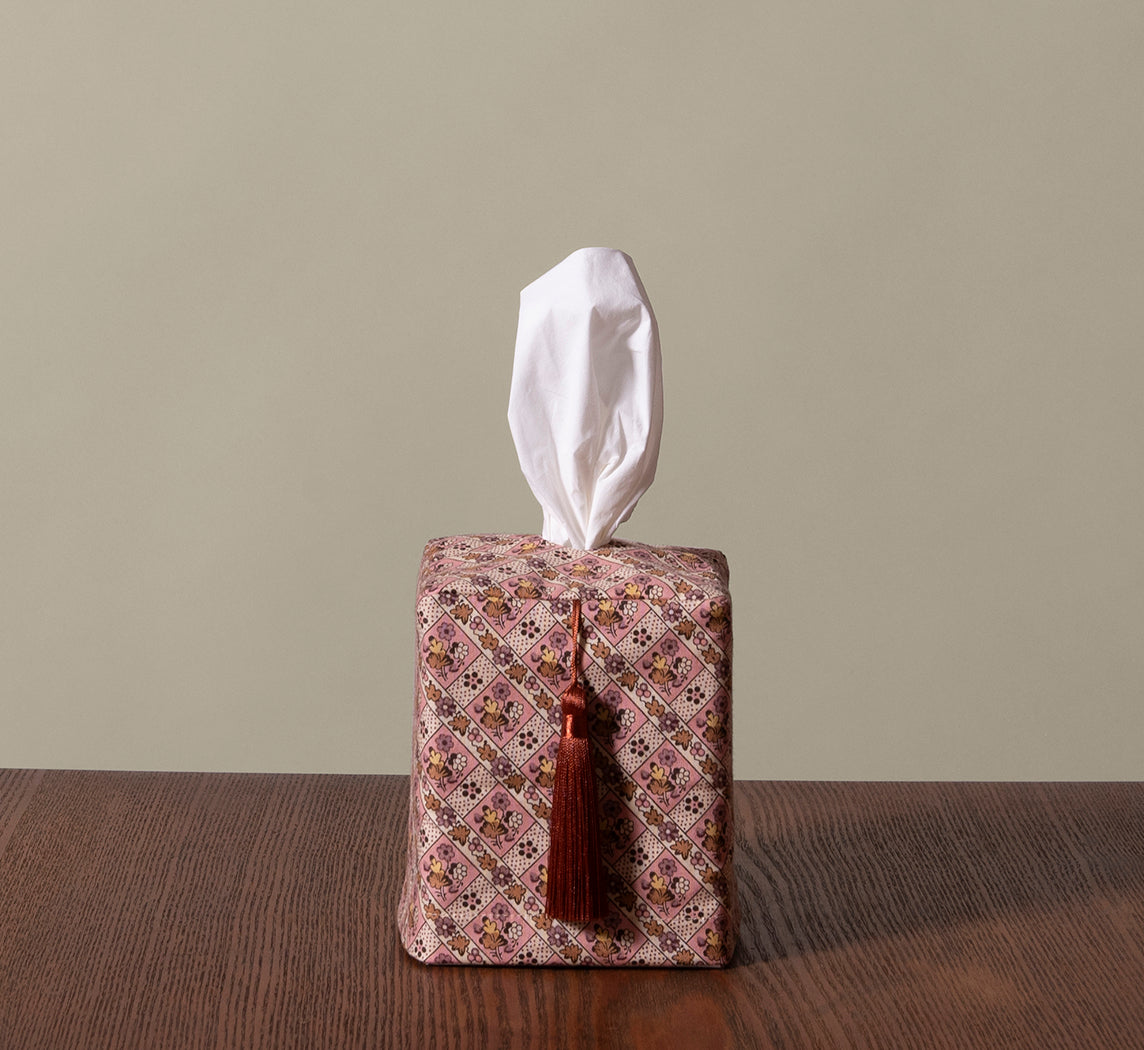 PIERCE & WARD PINK AND TAN LATTICE TISSUE BOX COVER