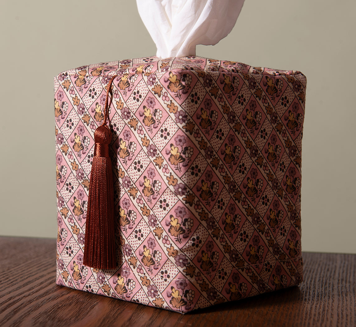 PIERCE & WARD PINK AND TAN LATTICE TISSUE BOX COVER