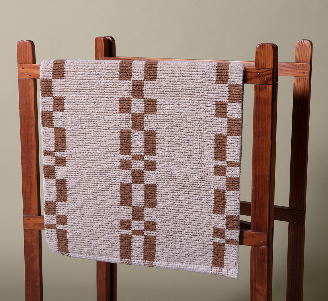 ALINA BATH MAT IN HAZELNUT/ ALMOND