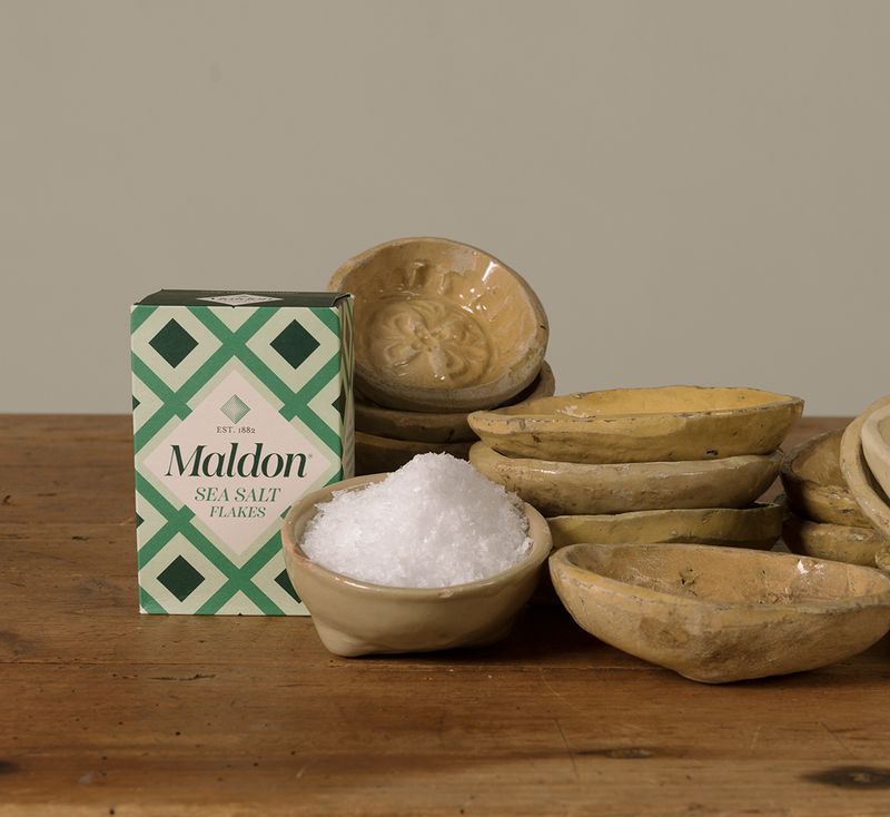 MALDON SALT WITH VINTAGE CIRCULAR SICILIAN VESSEL